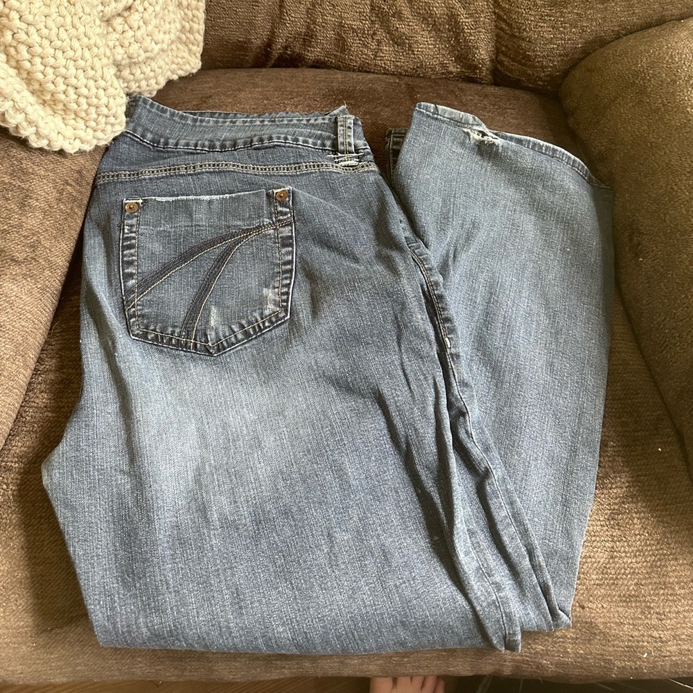 Torrid lightly distressed sz 22 bootcut jeans